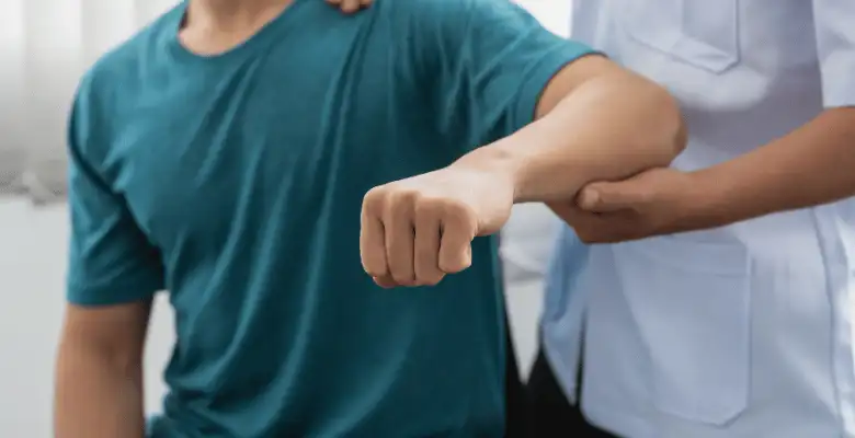 Should You Visit a Physical Rehabilitation Center or a Chiropractor?